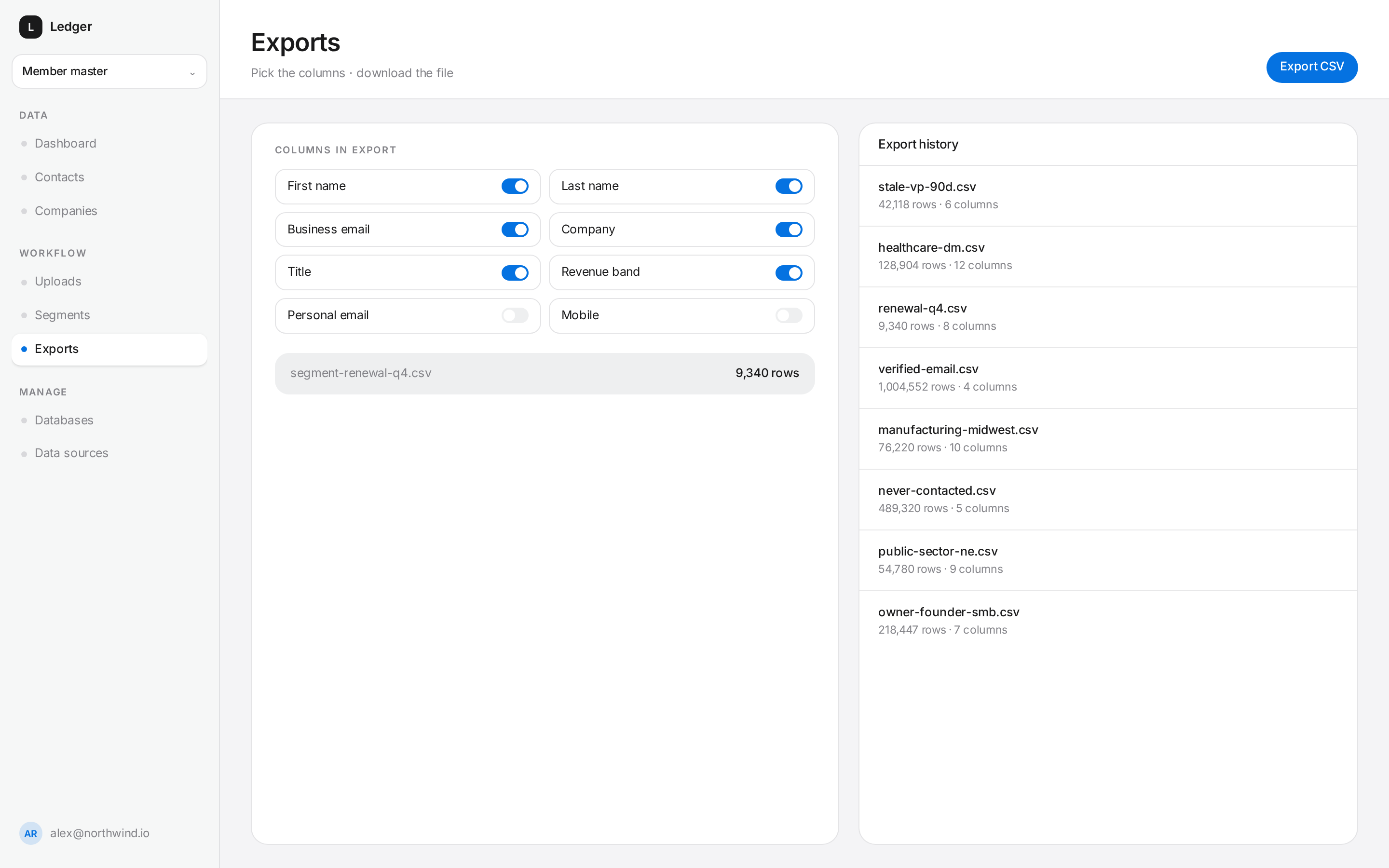 Export column picker with export history